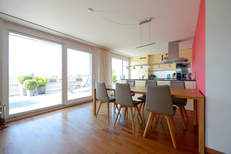 Traumhafte 4 1/2 Zimmer-Attika-Wohnung mit Lift, Terrassen und Aussicht (7)