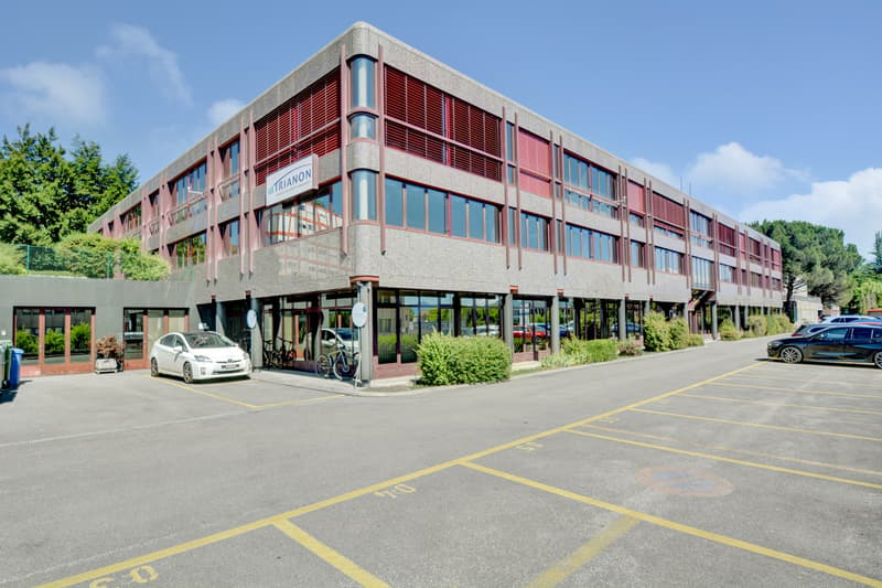 Bureau/commerce 500 m2 avec terrasse/zone verte (1)