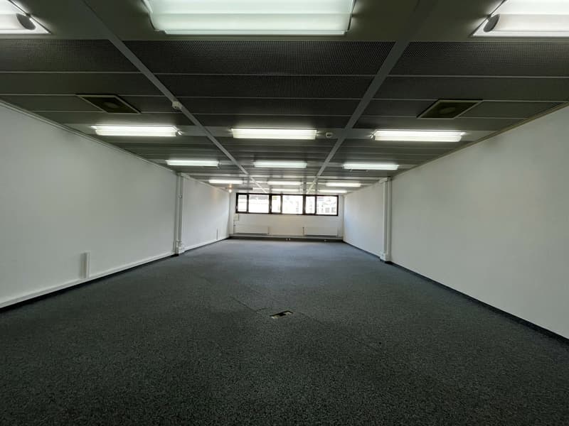 Bureau de 39 m2 proche des commodités et transports (2)