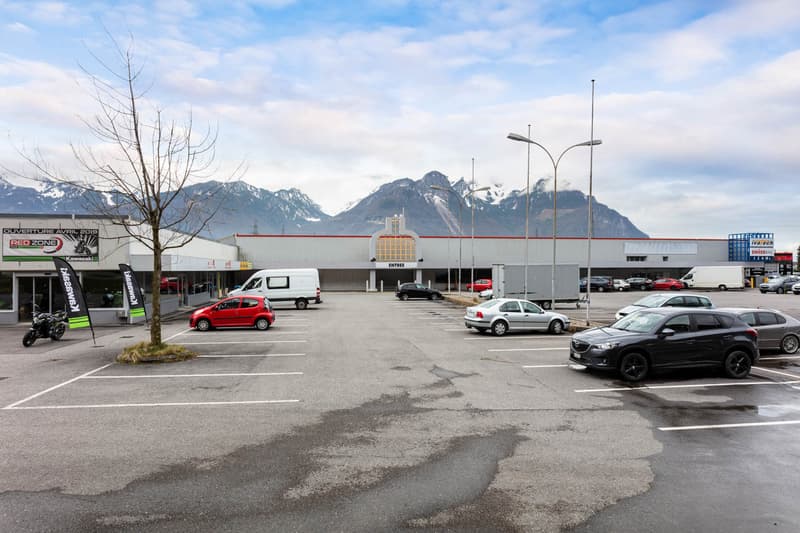 Arcade commerciale/magasin 490m2 - Zone commerces (1)