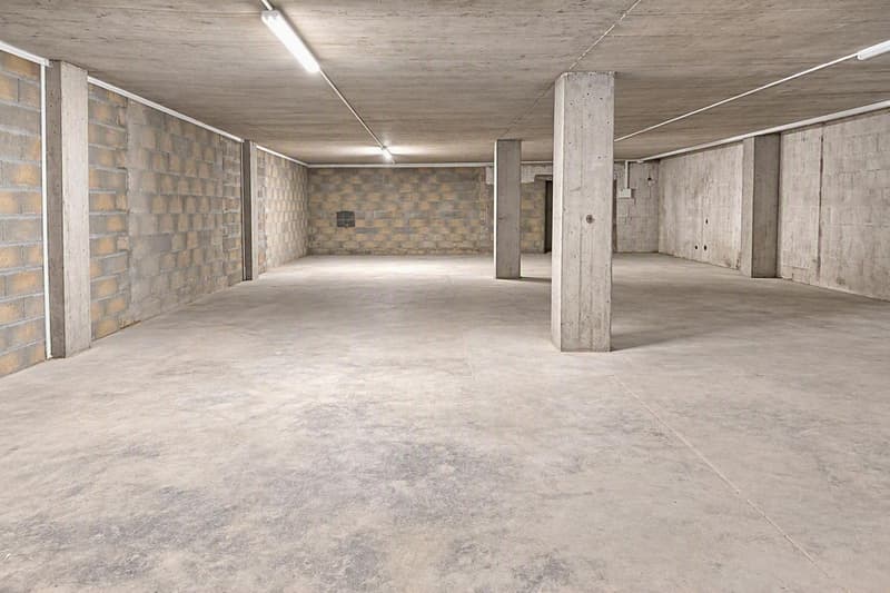 Bail flexible - Dépôt de 143m2 - Plateforme chargement/déchargement (1)