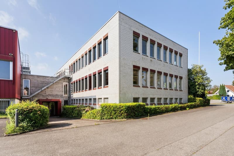 Modern, stilvoll und bereit für Ihre Visionen - Ihre neue Bürofläche! (10)