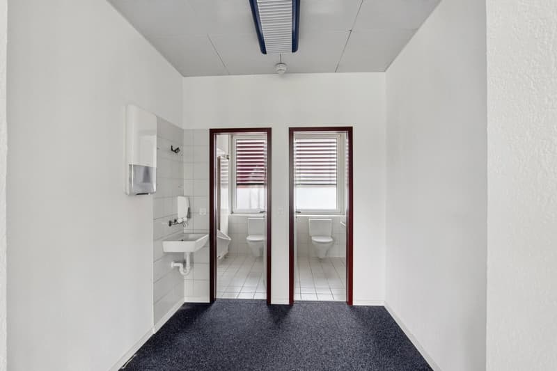 Modern, stylish, and ready for your visions - your new office space! (9)