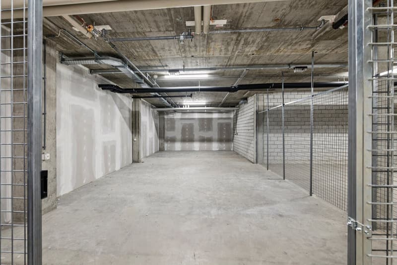 Spazio magazzino di 280 m² - Utilizzi versatili possibili! (2)