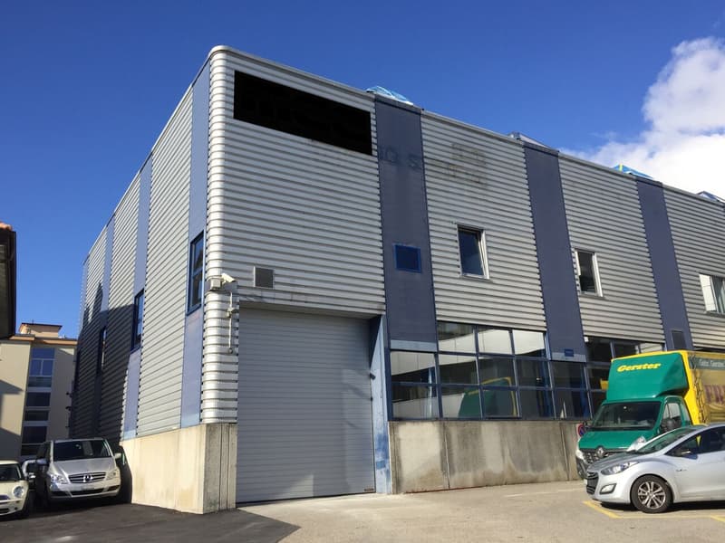 En bordure de Neuchâtel - Halle indsutrielle de 2'500m2 (1)