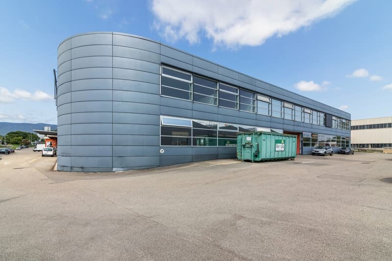 Opportunité - ZI Champ-Colin - belle surface de 690m2 (3 mois offert) (1)