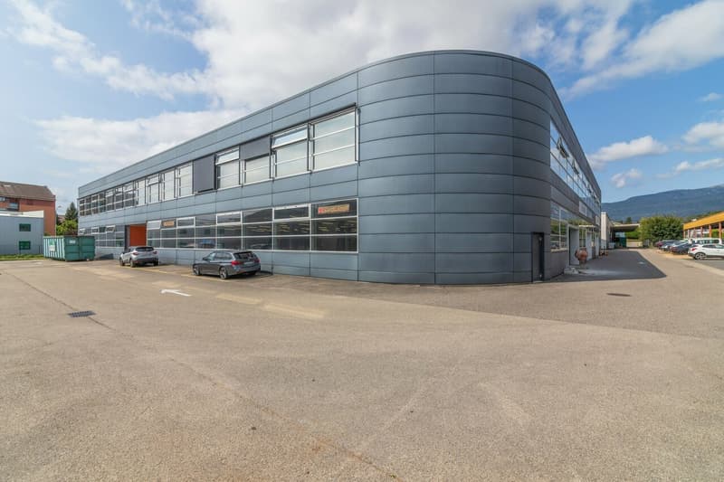 Opportunité - ZI Champ-Colin - belle surface de 690m2 (3 mois offert) (2)