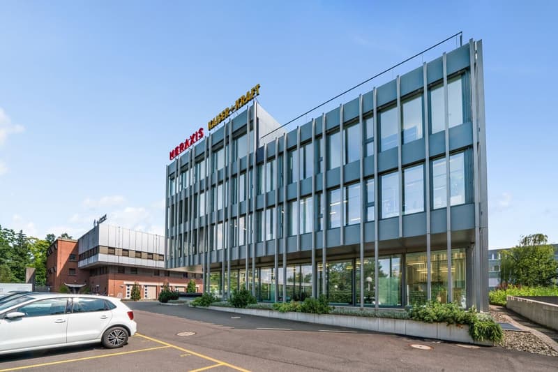 Spazio al piano terra moderno in un edificio per uffici di alta qualità a Steinhausen (7)