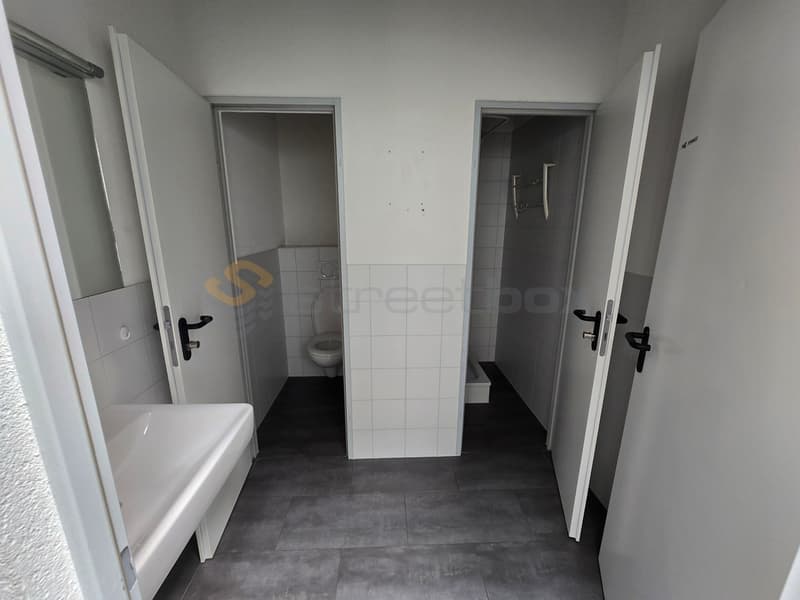 Streetbox triple of 180m2 very well located - 1st rent offered (6)