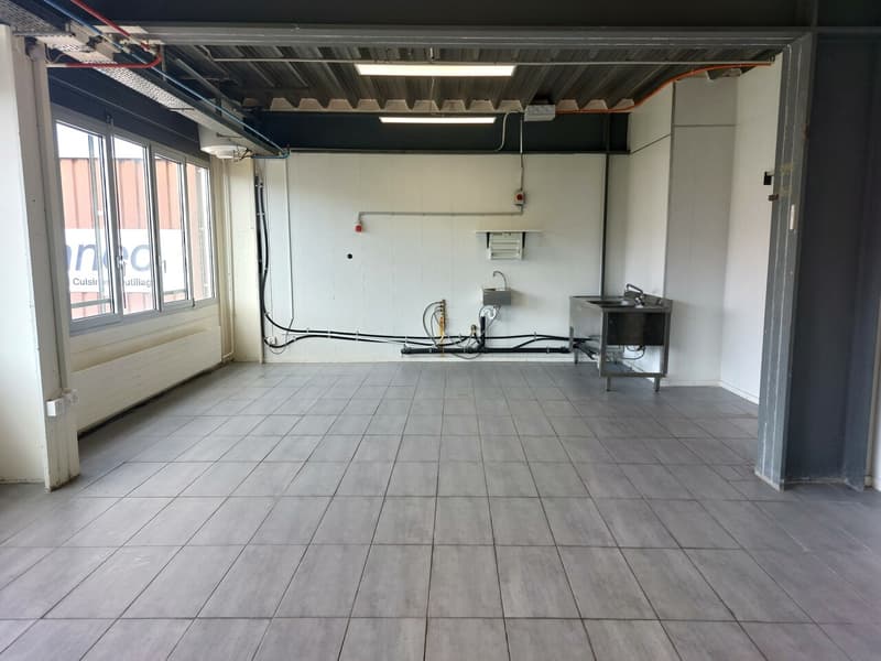 BAIL FLEXIBLE - Bureau/atelier/dépôt 79m2 avec eau + évacuation (1)