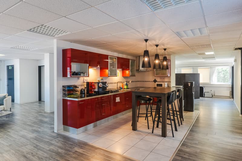188m² office - Ideally located in Gland (2)