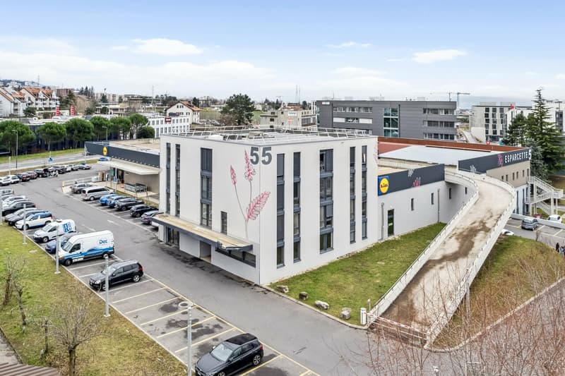 Bureaux de 110m² très bien situé à Crissier (3)