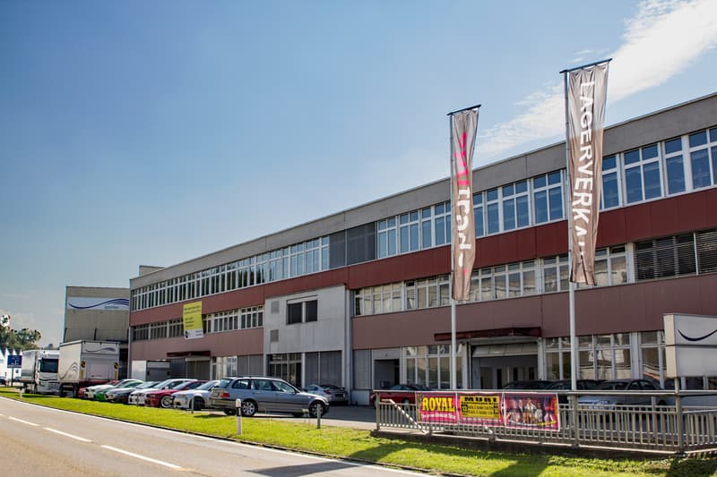 Bright, flexible commercial space in Muri (1)