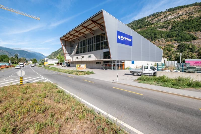 Ampia area di svago in affitto - 4'601 m2 a Brig/Gamsen (1)