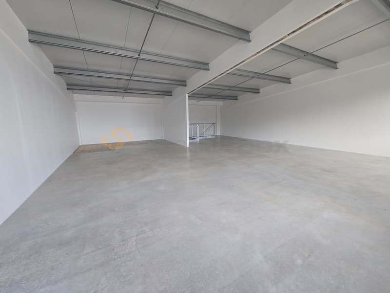 Streetbox doppio di 230 m2, molto ben situato! Box n52+53 (9)