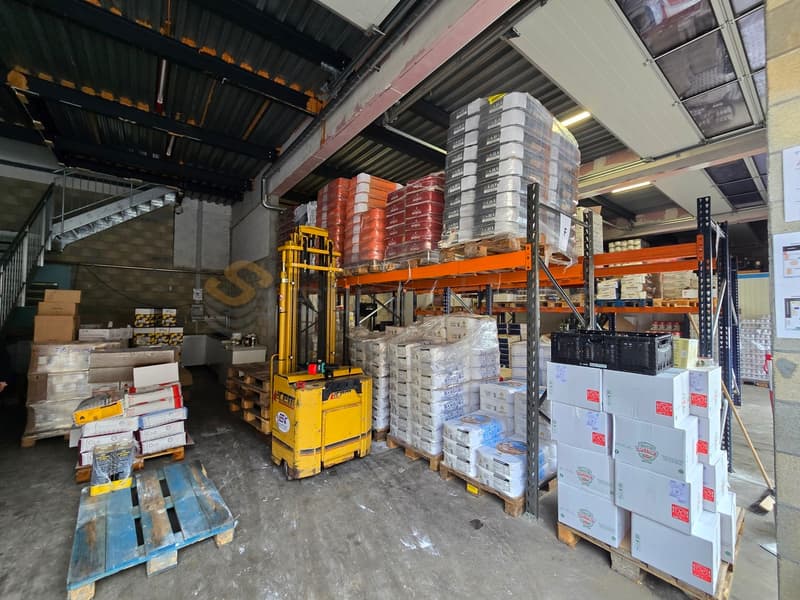 Streetbox quadruple de 460 m2 très bien situé ! (3)