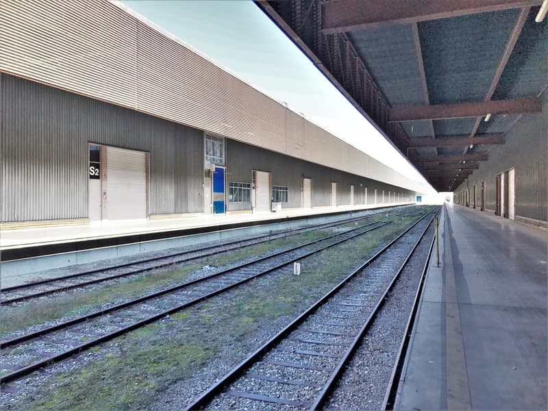 Posizione strategica - Magazzino logistico 27'715 m² (4)
