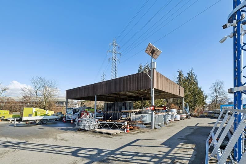 Workshop 636 m2 - top location - close to everything! (3)