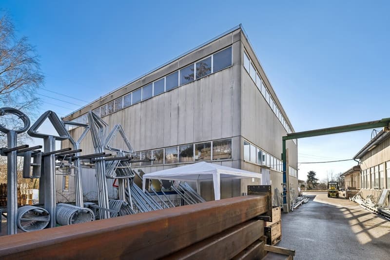 Workshop 636 m2 - top location - close to everything! (4)
