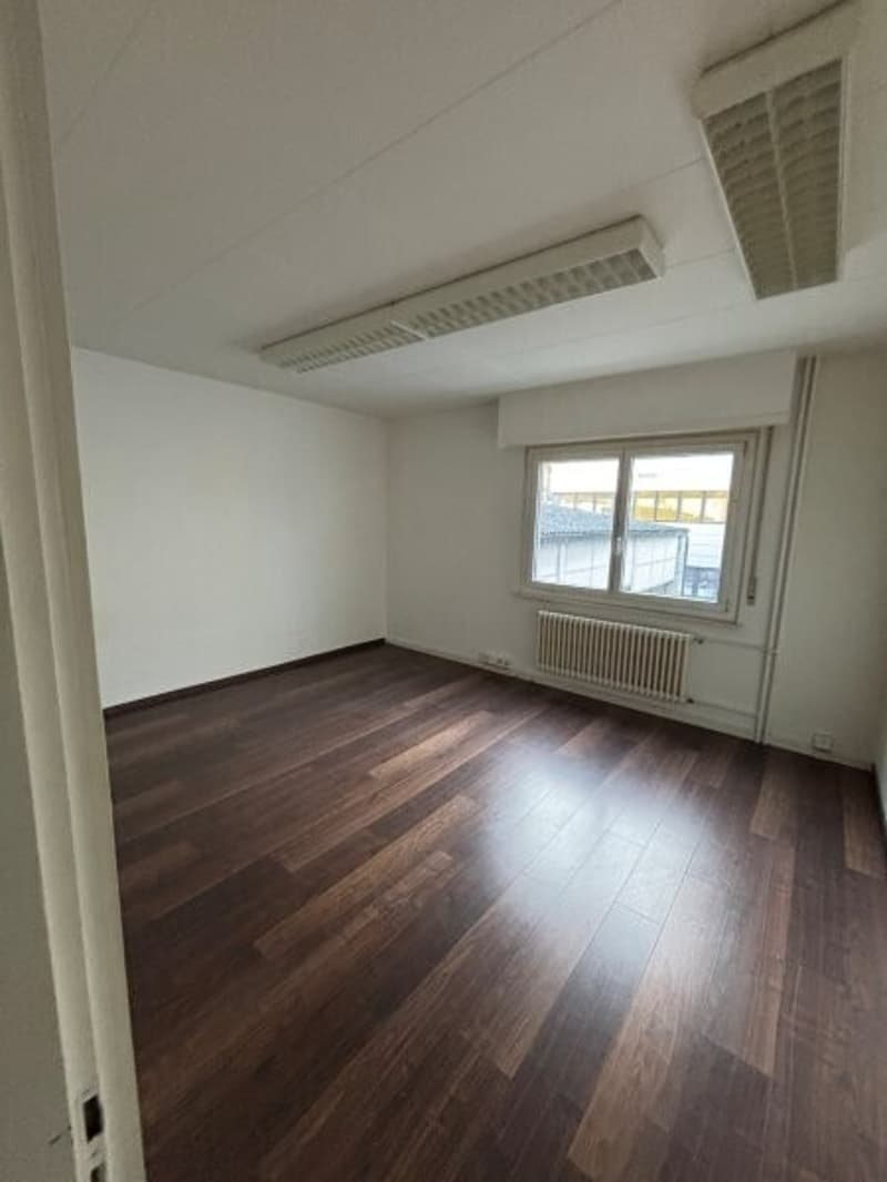Superficie commerciale/ufficio di 45 m² in affitto - 1° piano (3)
