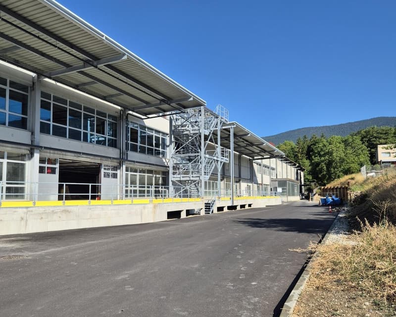 Atelier de 880 m² à louer - Onnens (2)