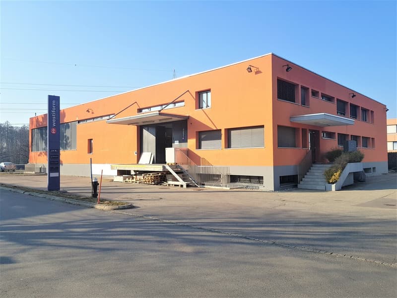 Lagerfläche von 152 m2 im Untergeschoss - Gabelstapler - 1. Miete kostenlos (1)