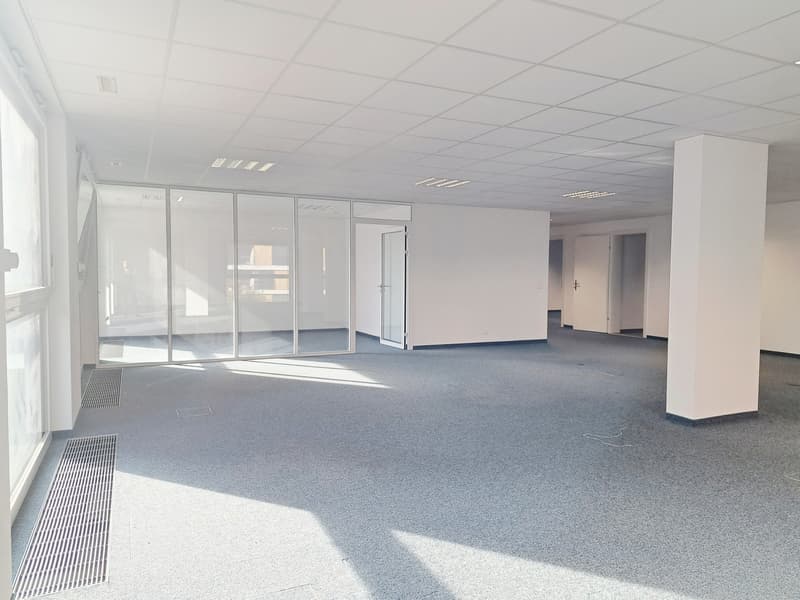 Modern offices in the heart of Yverdon - 270m² - 2 first rents offered (4)