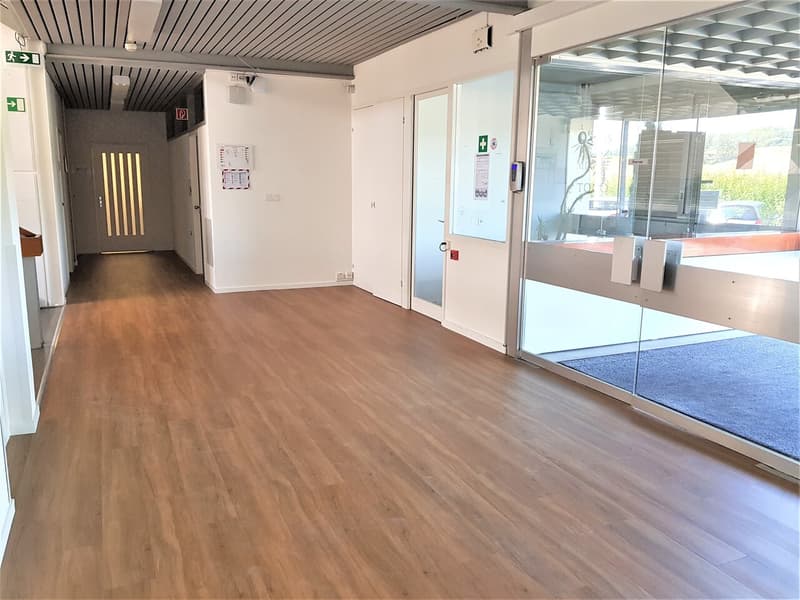 Superficie di ufficio di 19 m2 - contratto di locazione flessibile - molto ben collegato (5)