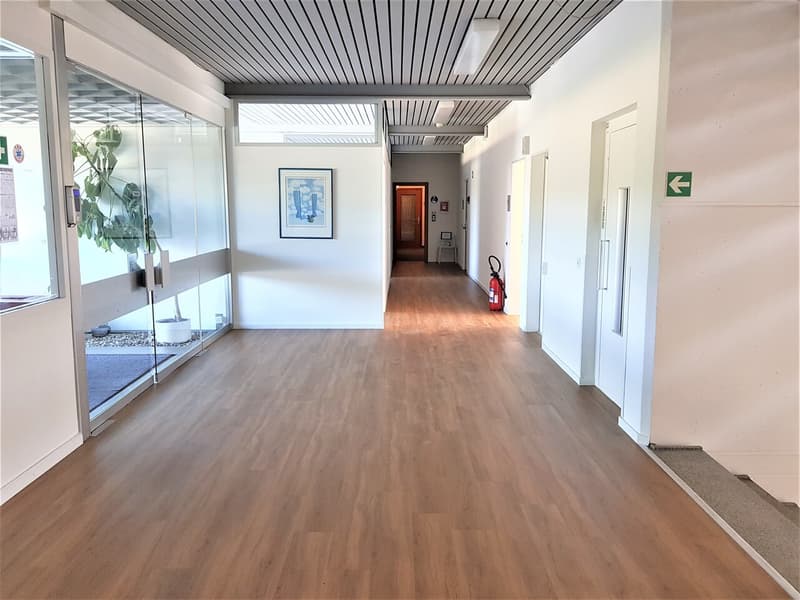 Superficie di ufficio di 19 m2 - contratto di locazione flessibile - molto ben collegato (4)