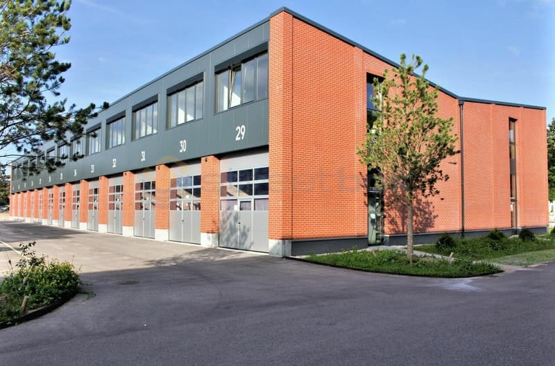 Box al piano superiore di 50m2 - 5m x 10m (1)