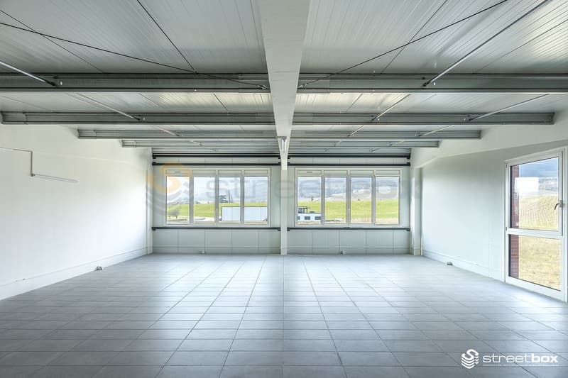 Streetbox doppio di 230m2, molto ben situato! Box 33 e 34 (3)