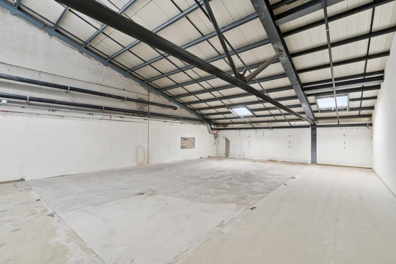 Dépôt de 1000 m² à louer - Onnens (5)