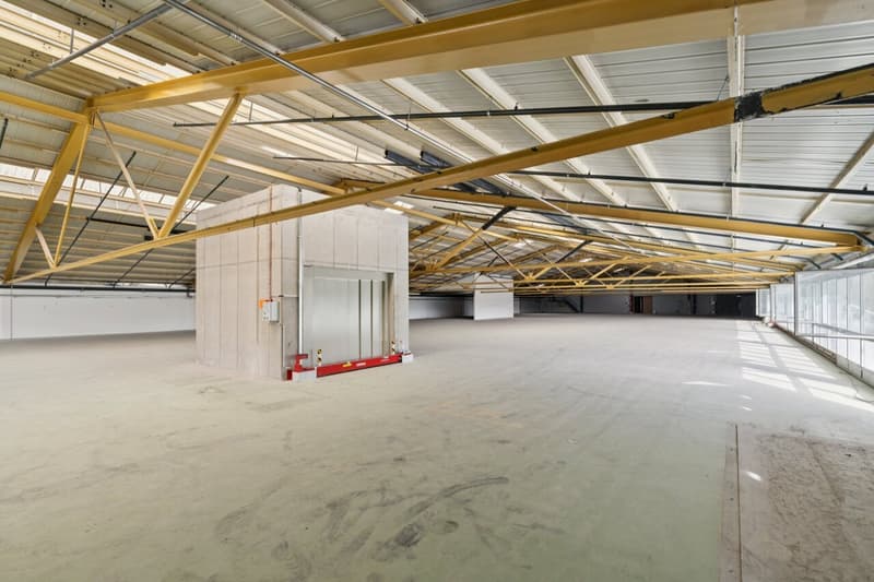 Dépôt de 1000 m² à louer - Onnens (1)