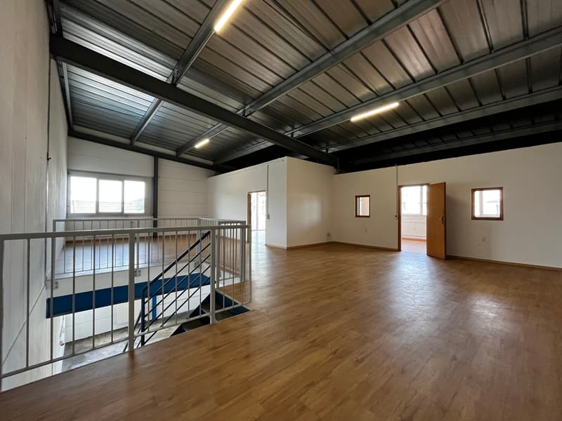 Laboratorio di 285m2 in affitto - Forel - Posizione centrale (4)