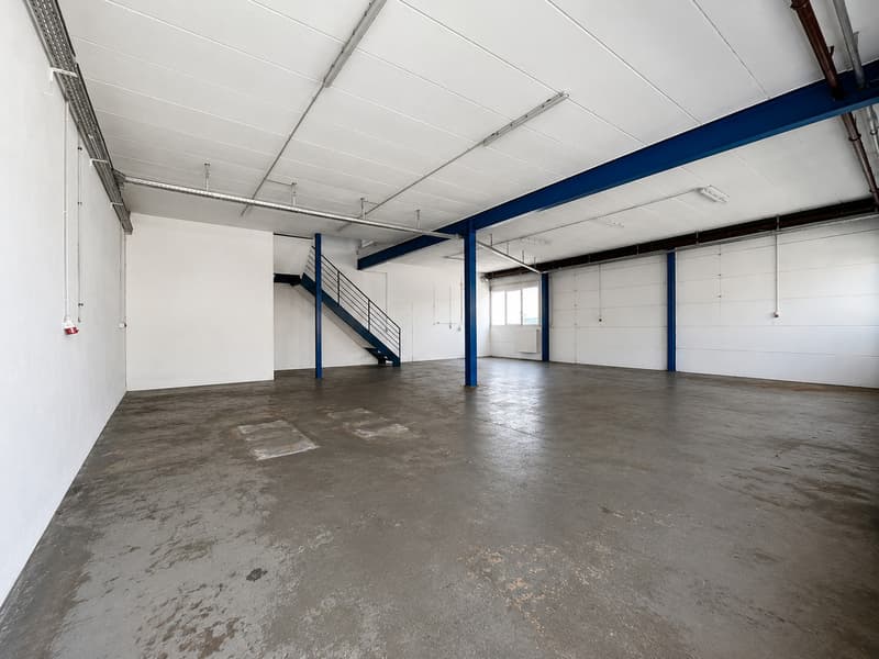 Laboratorio di 285m2 in affitto - Forel - Posizione centrale (8)