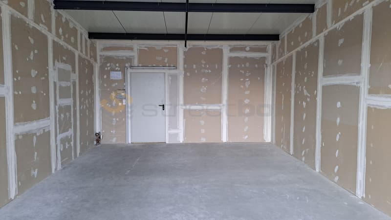 50 m2 studio on the first floor - Box number 146 (3)