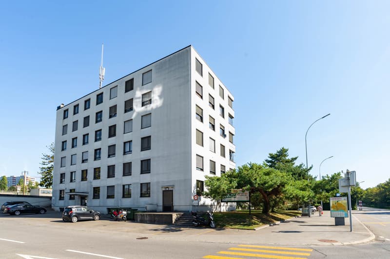 63 m2 surface on the ground floor - Close to everything - Flexible lease (1)