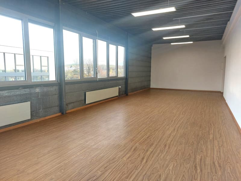 Büro von 61 m2 - Ladezone mit Plattform - Flexibler Mietvertrag (4)