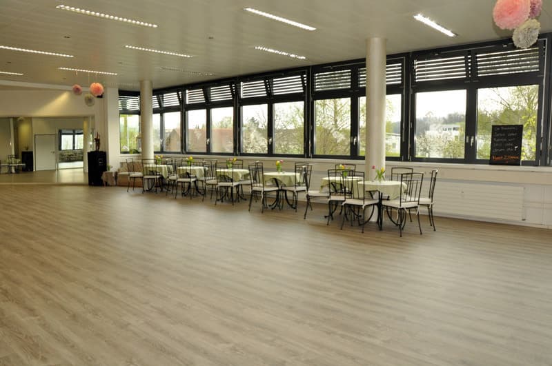 Polivalente & accogliente - Il tuo spazio commerciale a Oberglatt (2)
