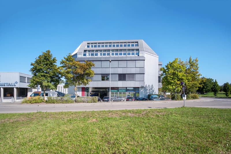 Polivalente & accogliente - Il tuo spazio commerciale a Oberglatt (3)