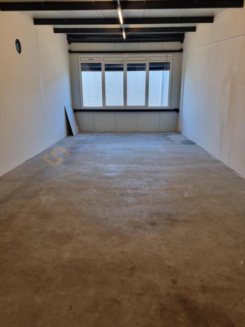 Dépôt de 120 m2 au premier étage - Box numéro 134 et 135 (5)