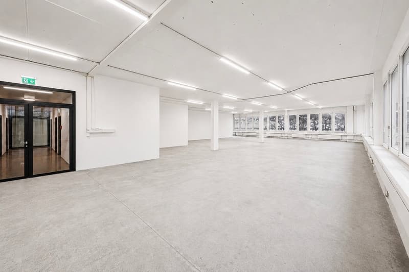 Flexible commercial space directly on the A1 - accessible, versatile (2)