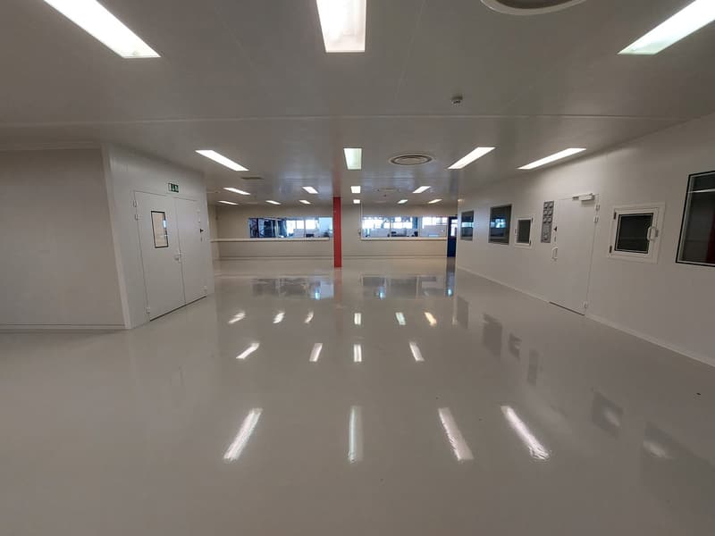 Surface 350 m2 - Laboratoire/salles blanches (4)