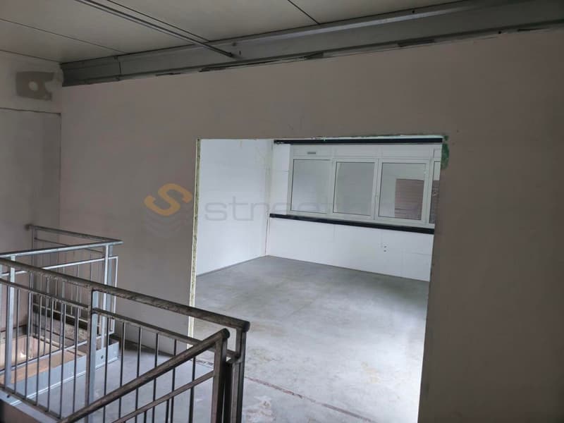 Streetbox de 68 m2 très bien situé, lumineux ! avec local WC et lavabo (4)