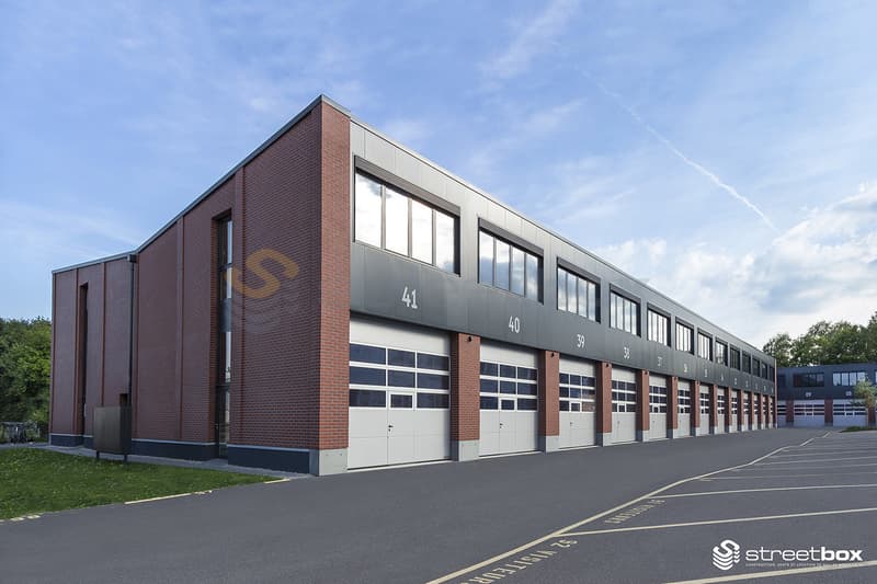 Atelier de 50 m2 au premier étage - Box numéro 146 (1)