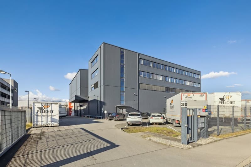 Bureaux de 920 m² à louer à Vernier (2)