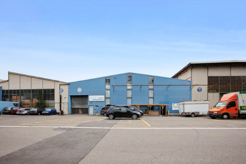 Grosse Industriehalle in Würenlingen (3)