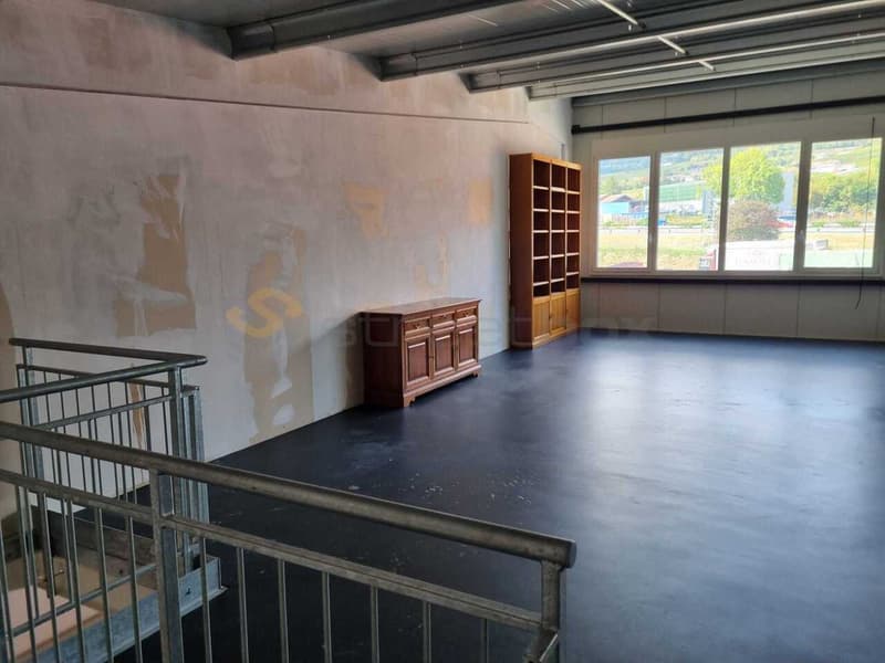 Streetbox double de 230m2 très bien situé ! Box n12 et 13 (4)
