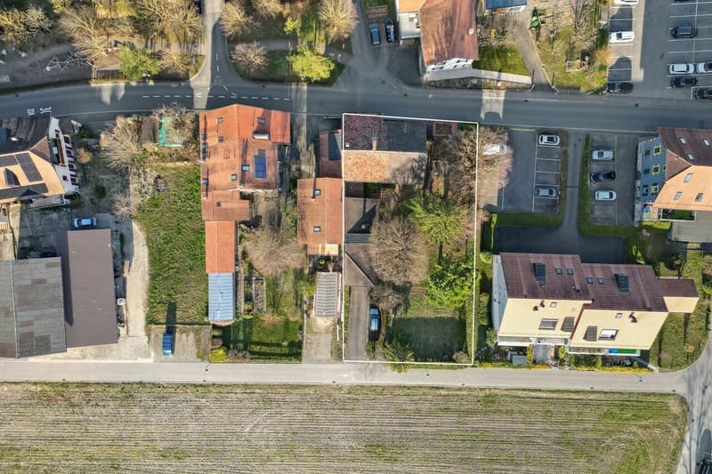 Spacious property in Champagne with house, guest house and garden (13)