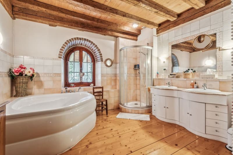 Propriété au charme authentique, finitions soignées et grand jardin (12)